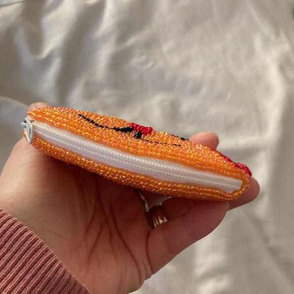 Small beaded kitty cat change purse - Picture 3 of 4